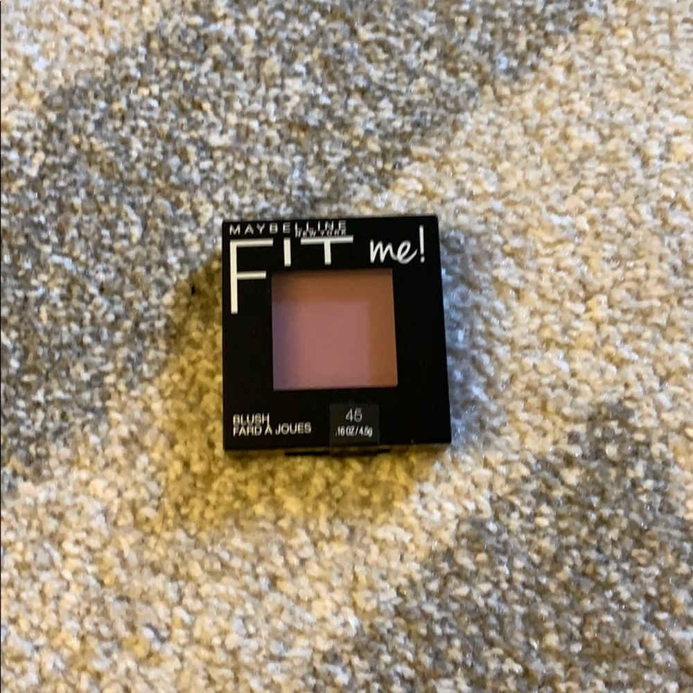 NEW Makeup - Picture 3 of 4